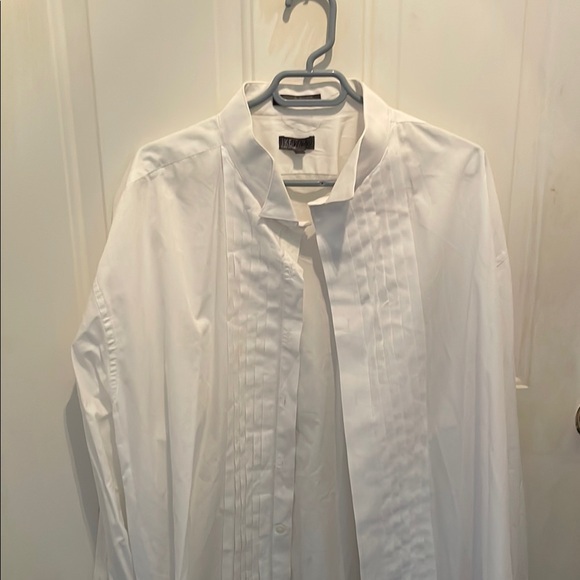 Tuxedo shirt. - Picture 1 of 4